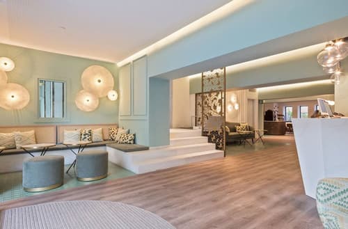 Hotel Via Augusta, Lobby sitting area