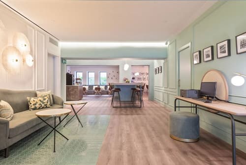 Hotel Via Augusta, Lobby sitting area