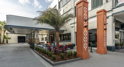 St Charles Coach House, an Ascend Collection Hotel