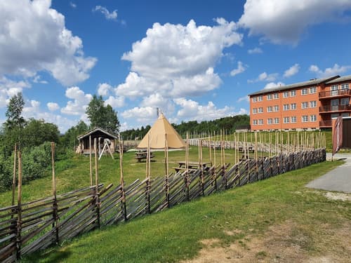 Roros Hotell, Property grounds