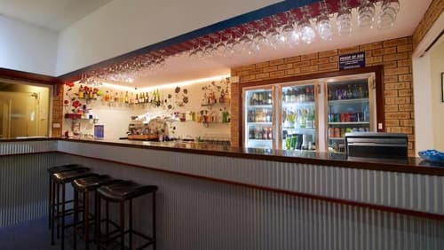 Cervantes Pinnacles Motel, Bar (on property)