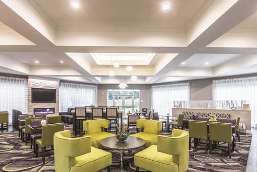 La Quinta Inn & Suites by Wyndham Atlanta Alpharetta
