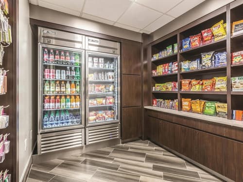 La Quinta Inn & Suites by Wyndham Atlanta Alpharetta