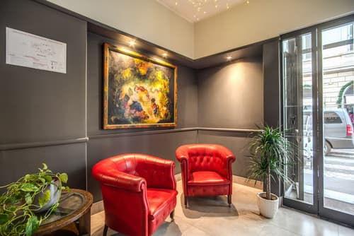 Hotel King, Reception