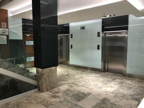 Hotel Puerta de Segovia, Reception