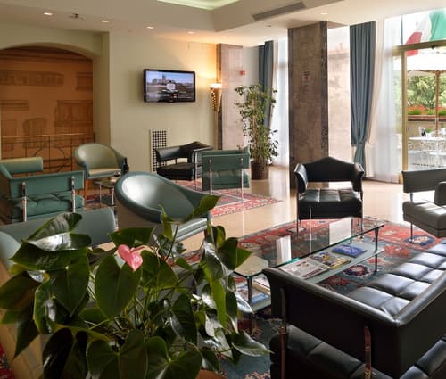 Hotel Sangallo Palace, Lobby sitting area