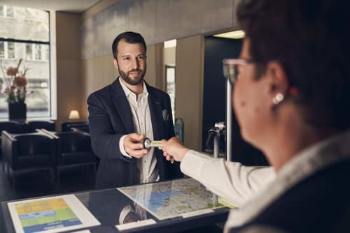 Bristol Hotel, Reception