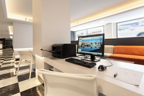 Hotel Monte Carmelo, Reception