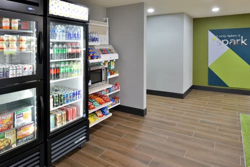 Spark by Hilton Dallas Medical District Love Field, Gift shop