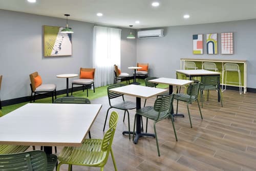 Spark by Hilton Dallas Medical District Love Field, Breakfast area