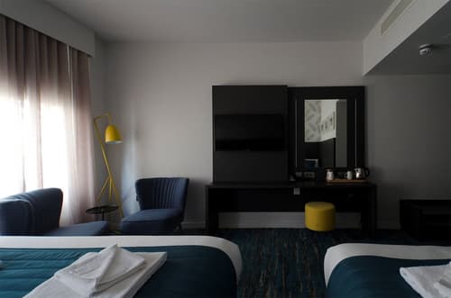 K Hotel Kensington, Room