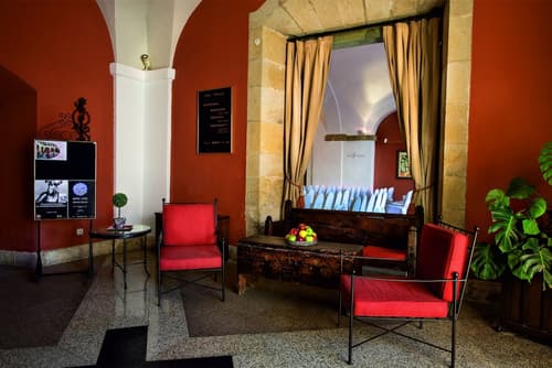 Hotel Izan Trujillo, Lobby sitting area