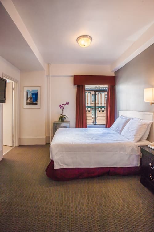 Grant Plaza Hotel, Room