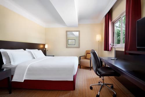 Courtyard by Marriott Rome Central Park