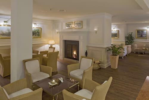 Hotel Schweizerhof Gourmet & Spa, Lobby sitting area