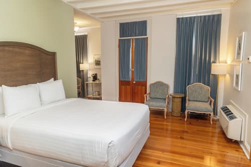 Lamothe House, Living area