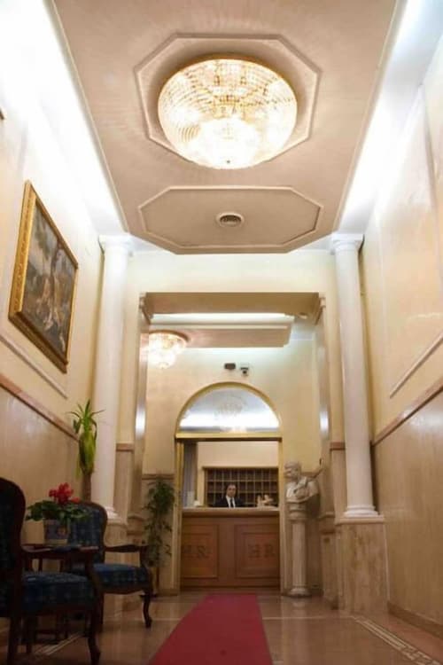 Hotel Rimini, Reception