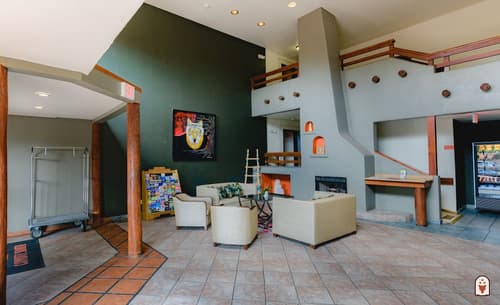 Coyote South, Lobby sitting area