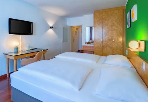 Rugs Hotel Düsseldorf – Self Check- In, Room