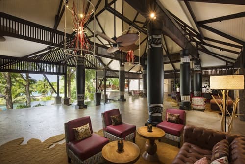 Constance Lémuria, Lobby lounge