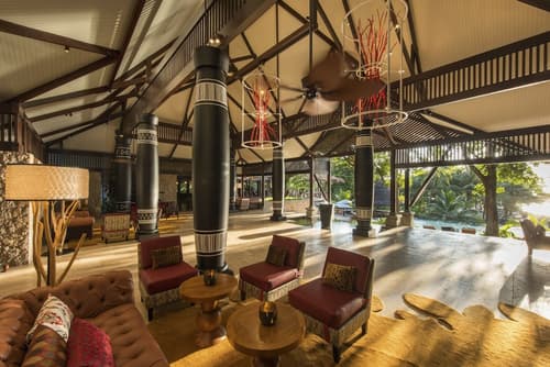 Constance Lémuria, Lobby lounge