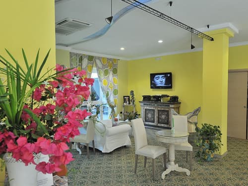 Hotel Miramare, Lobby sitting area