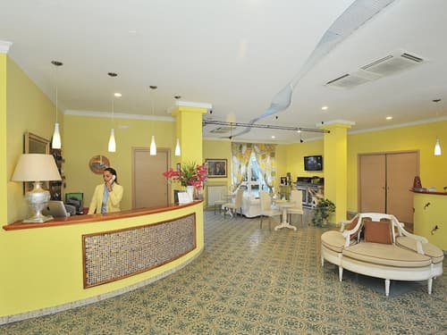 Hotel Miramare, Interior entrance