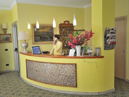 Hotel Miramare, Reception