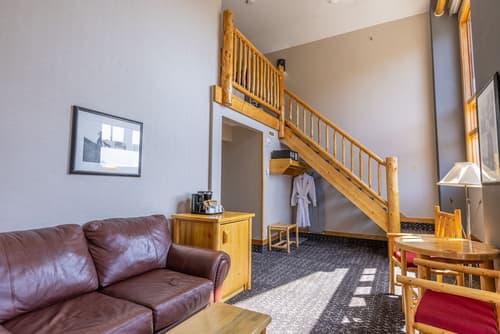 Brewster Mountain Lodge