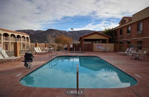 Oasis Inn & Suites Joshua Tree - 29 Palms