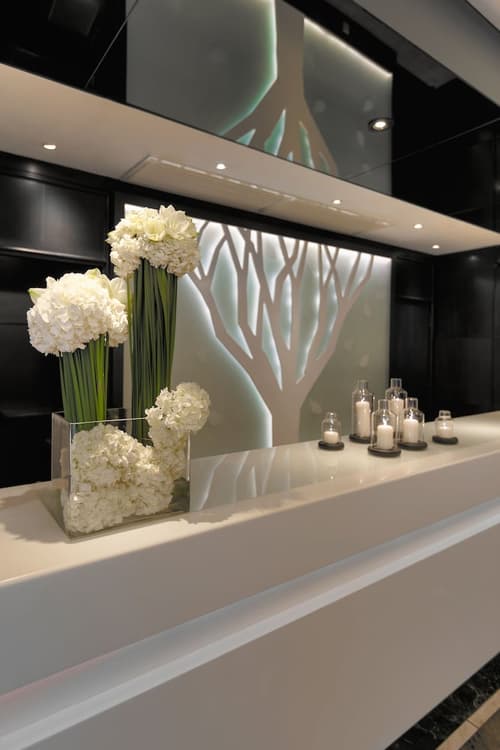 Stanford Hillview Hotel, Reception