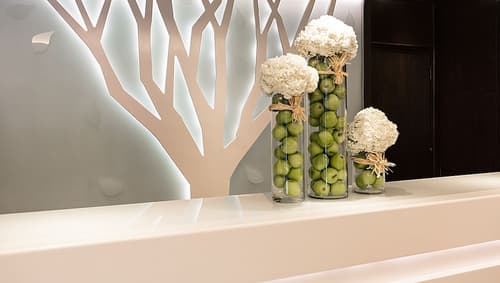 Stanford Hillview Hotel, Reception