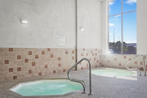 Elevation Inn & Suites, Trademark Collection by Wyndham