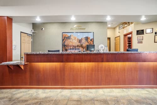 Elevation Inn & Suites, Trademark Collection by Wyndham, Lobby