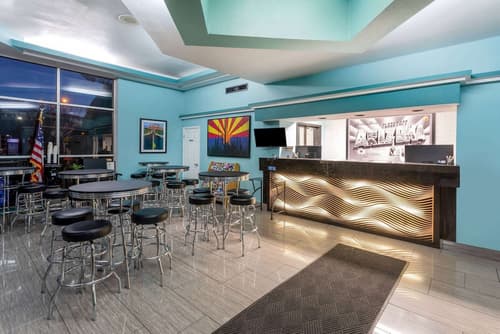 Super 8 by Wyndham Conference Center NAU/Downtown, Lobby