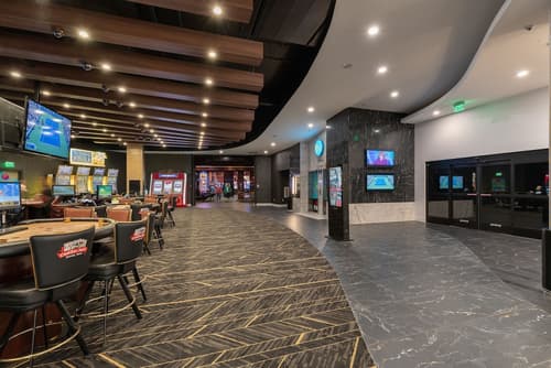 DoubleTree by Hilton Deadwood at Cadillac Jack's, Interior entrance