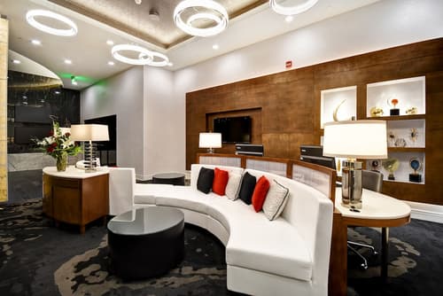 DoubleTree by Hilton Deadwood at Cadillac Jack's, Lobby sitting area