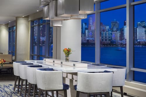 Hyatt Regency Jersey City on the Hudson, Lobby sitting area