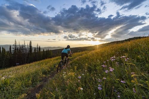 Sun Peaks Grand Hotel & Conference Centre, Bicycling