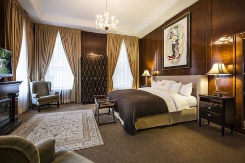 LHotel Montreal, Room