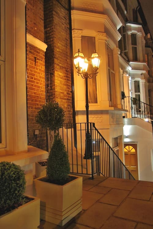 Hotel 65