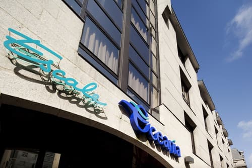 Escale Oceania Quimper, Front of property