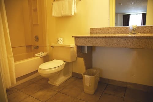 Bryce View Lodge, part of the Ruby’s Inn Resort, Bathroom