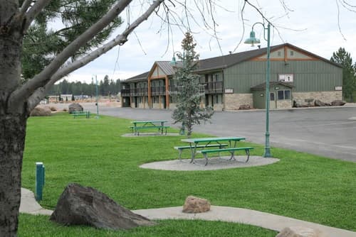 Bryce View Lodge, part of the Ruby’s Inn Resort, BBQ/picnic area