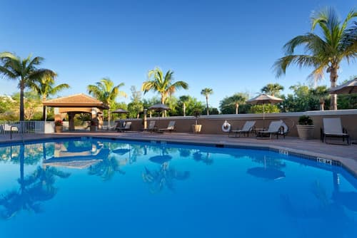 Holiday Inn Express Hotel Naples Downtown - 5th Avenue, Pool