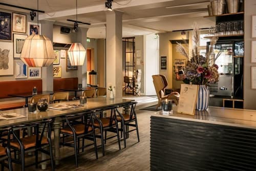 Ibsens Hotel, Reception