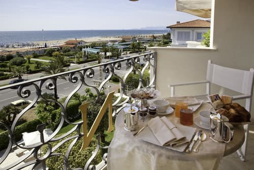 Hotel Il Negresco, Balcony