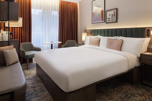 The Memoir Club (formerly Ambassadors Bloomsbury), Room