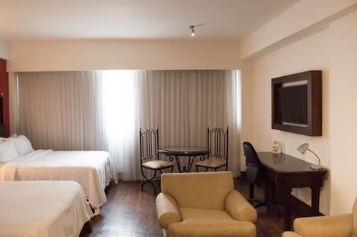 Holiday Inn Hotel & Suites Guadalajara-Centro Historico by IHG, Room