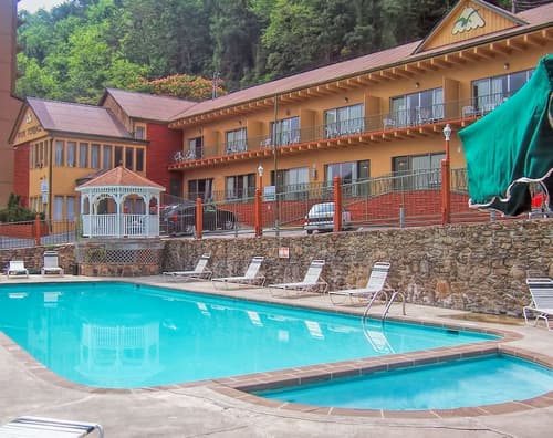 River Terrace Resort & Convention Center